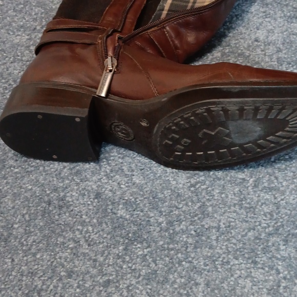 Aquatalia tall leather boot - Picture 8 of 11